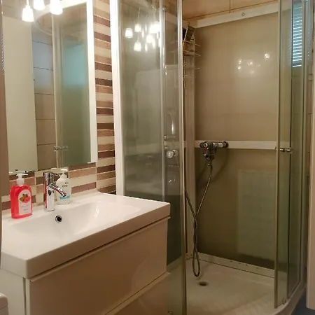 Apartamento Tina - Modern Row Aprt With Sauna - 24h Check In *